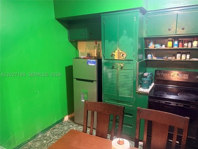 Spacious 2 Bedroom, 2 Bathroom single family home with a den - photo 25