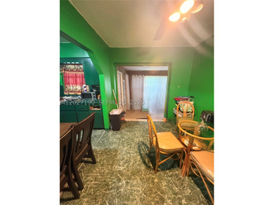 Spacious 2 Bedroom, 2 Bathroom single family home with a den - photo 26