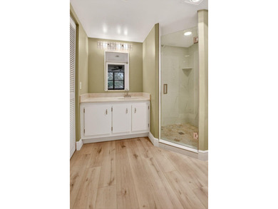 Rarely available corner unit in sought-after Boca Barwood, a - photo 31