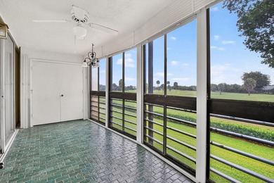 Rarely available corner unit in sought-after Boca Barwood, a - photo 35