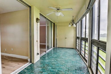Rarely available corner unit in sought-after Boca Barwood, a - photo 36