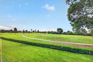 Rarely available corner unit in sought-after Boca Barwood, a - photo 39