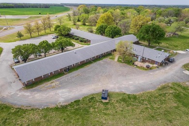 Prime multi-unit investment opportunity on nearly 10 acres in - photo 4