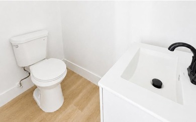 !ACCEPTING BACKUP OFFERS! STUNNING FULLY RENOVATED HOME OFFERING - photo 13
