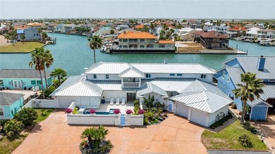 This fully renovated 4,270 sqft canal front estate in Island - photo 1