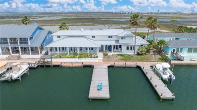 This fully renovated 4,270 sqft canal front estate in Island - photo 2