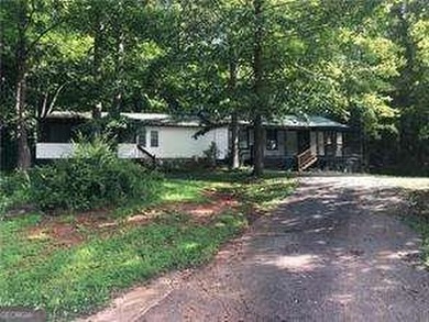 Lake Allatoona Home For Sale in Acworth Georgia