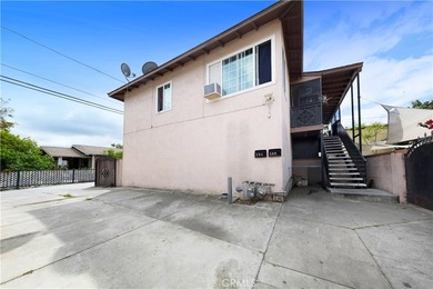 Spacious and versatile Santa Ana investment opportunity, perfect - photo 5