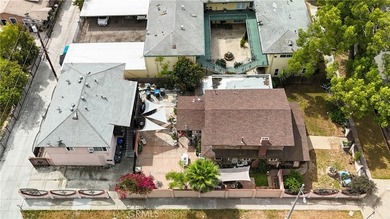 Spacious and versatile Santa Ana investment opportunity, perfect - photo 6
