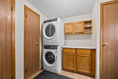 Enjoy carefree waterfront living in this beautifully maintained - photo 11