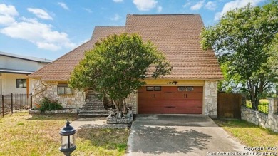 Lake Home For Sale in Canyon Lake, Texas