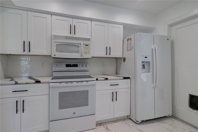Virtually Staged. PLEASE SEE THE 3D INTERACTIVE TOUR! Welcome to - photo 13