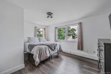 ***WELCOME TO 18 WORDEN PLACE, WEST BABYLON--This beautifully - photo 15