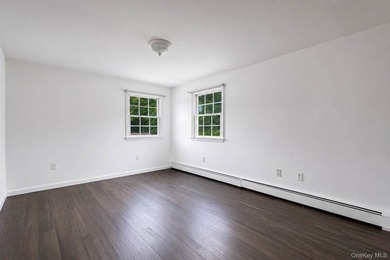 ***WELCOME TO 18 WORDEN PLACE, WEST BABYLON--This beautifully - photo 17