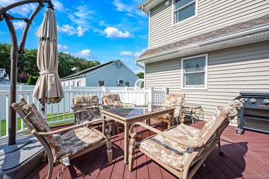 ***WELCOME TO 18 WORDEN PLACE, WEST BABYLON--This beautifully - photo 30