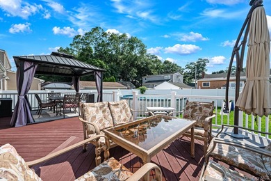***WELCOME TO 18 WORDEN PLACE, WEST BABYLON--This beautifully - photo 31