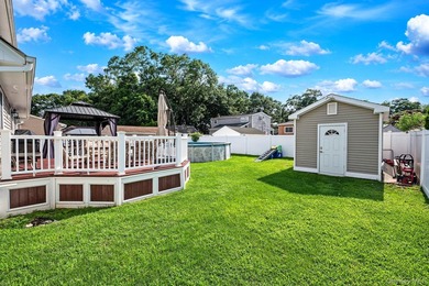 ***WELCOME TO 18 WORDEN PLACE, WEST BABYLON--This beautifully - photo 35