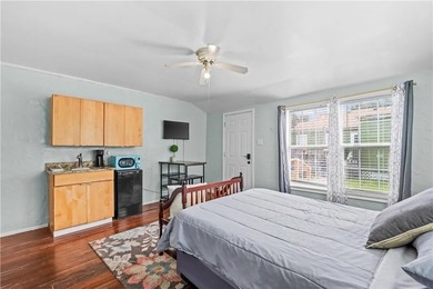 2-Bedroom Home + Detached Guest Suite | Central Corpus Christi - photo 3