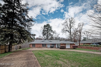 Ross Barnett Reservoir Home For Sale in Brandon Mississippi
