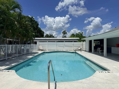 1 bedroom, 1 bath with updates. Carport. Great location off of - photo 11