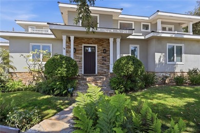 Live the South Bay Dream in Hollywood Riviera! Sitting proudly - photo 12