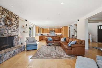 Live the South Bay Dream in Hollywood Riviera! Sitting proudly - photo 21