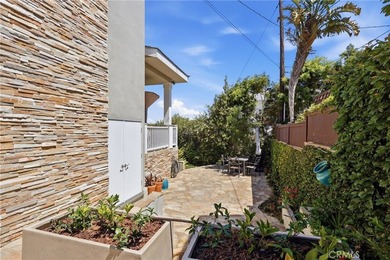 Live the South Bay Dream in Hollywood Riviera! Sitting proudly - photo 25