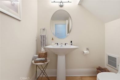 Live the South Bay Dream in Hollywood Riviera! Sitting proudly - photo 29