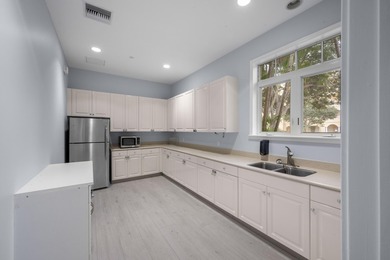 MOTIVATED SELLER. ALL REASONABLE OFFERS CONSIDERED! This - photo 32