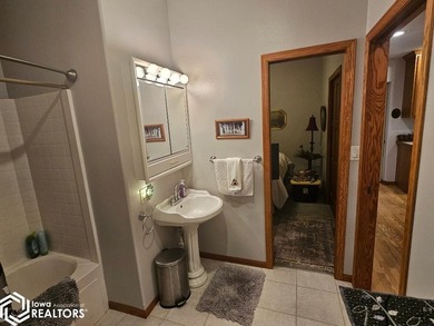 Check out this 2236 ft, Brick 3 bedroom Lake home! This one has - photo 22