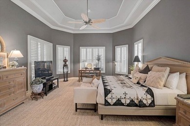 **IMPRESSIVE GOLF COURSE ESTATE IN THE HIGHLY SOUGHT-AFTER OAKS - photo 24