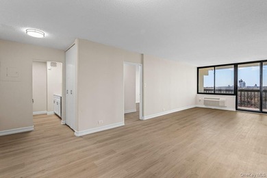 Brand new renovations in this 2 bedroom/ 2 bathroom in the - photo 9