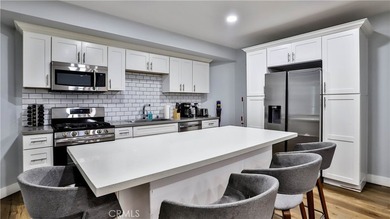 Property to be delivered vacant by close of escrow. Beautifully - photo 8