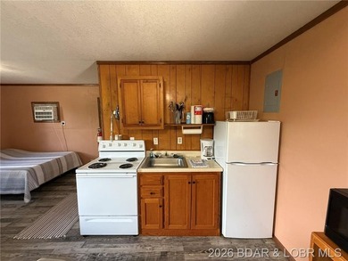 Cabins 8 and 9 are a duplex unit with a connecting door. Just - photo 11