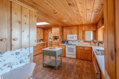 Enjoy the best of North Lake Leelanau living with 200 feet of - photo 11
