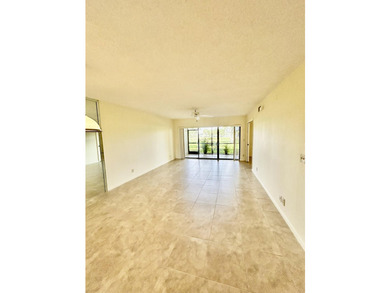 This 2/2 lakeview condo on the First Floor offers tile flooring - photo 13