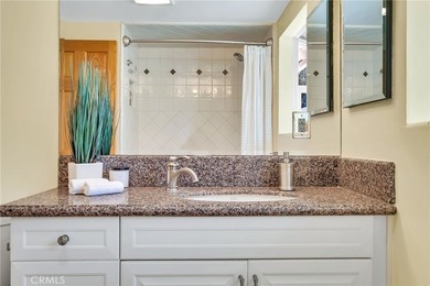 Love at first sight! A welcoming open-concept floorpan greets - photo 31