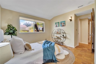 Love at first sight! A welcoming open-concept floorpan greets - photo 32