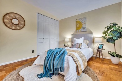 Love at first sight! A welcoming open-concept floorpan greets - photo 33