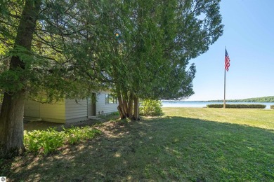 Enjoy the best of North Lake Leelanau living with 200 feet of - photo 33