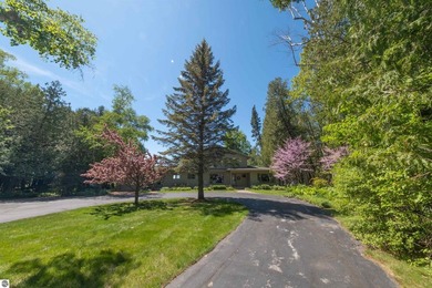 Enjoy the best of North Lake Leelanau living with 200 feet of - photo 37