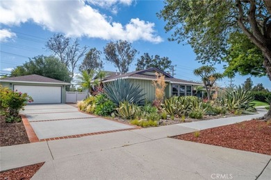 Love at first sight! A welcoming open-concept floorpan greets - photo 50