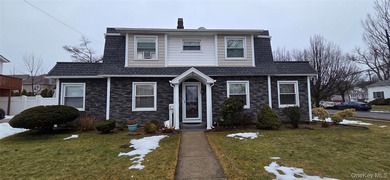 Welcome to this spacious and inviting Colonial in Freeport - photo 1