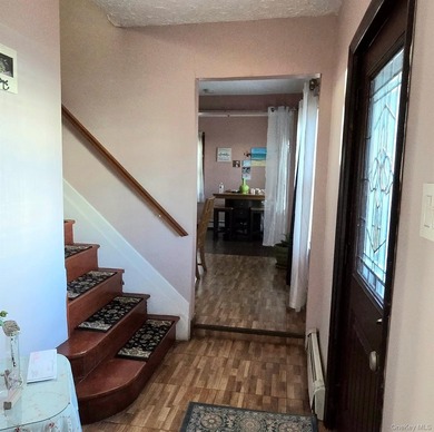 Welcome to this spacious and inviting Colonial in Freeport - photo 4