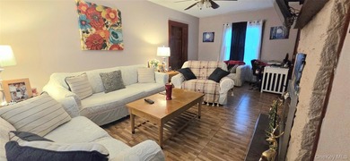 Welcome to this spacious and inviting Colonial in Freeport - photo 5