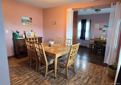 Welcome to this spacious and inviting Colonial in Freeport - photo 10