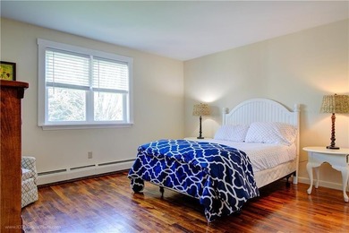 Unbeatable Newport Value: Rare 2-Story Townhouse in Desirable - photo 12