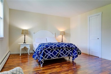 Unbeatable Newport Value: Rare 2-Story Townhouse in Desirable - photo 14