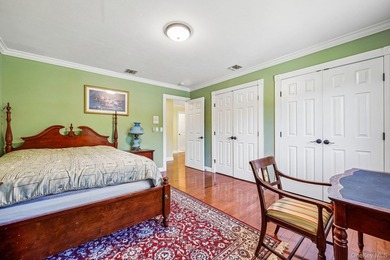 Stunning 5-bedroom, 3.5-bathroom Colonial situated on an - photo 16