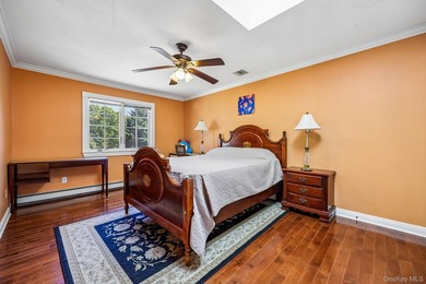 Stunning 5-bedroom, 3.5-bathroom Colonial situated on an - photo 17